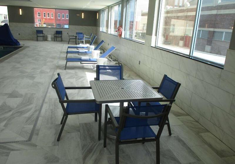 فندق Glō Best Western Enid Ok Downtown   Convention Center