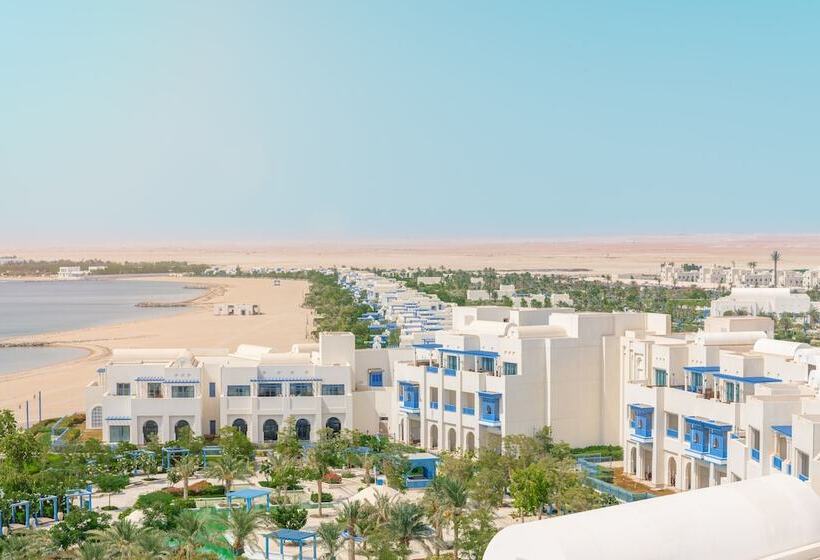 هتل Hilton Salwa Beach Resort & Villas