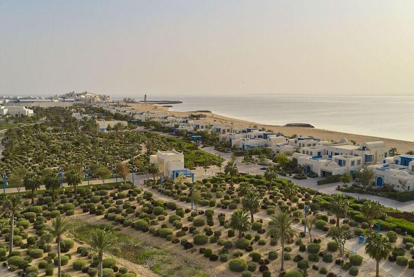 هتل Hilton Salwa Beach Resort & Villas