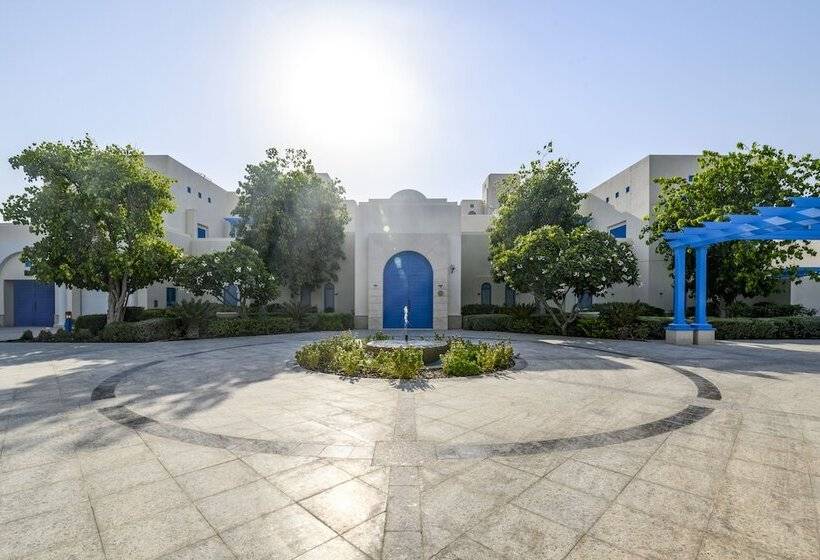 هتل Hilton Salwa Beach Resort & Villas