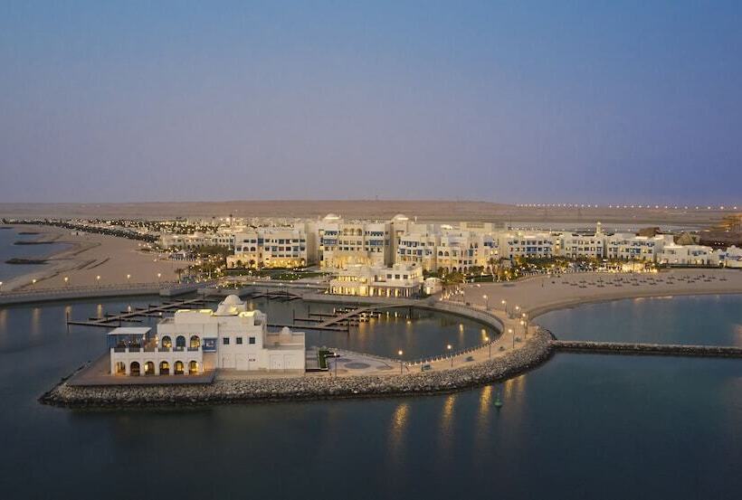 هتل Hilton Salwa Beach Resort & Villas