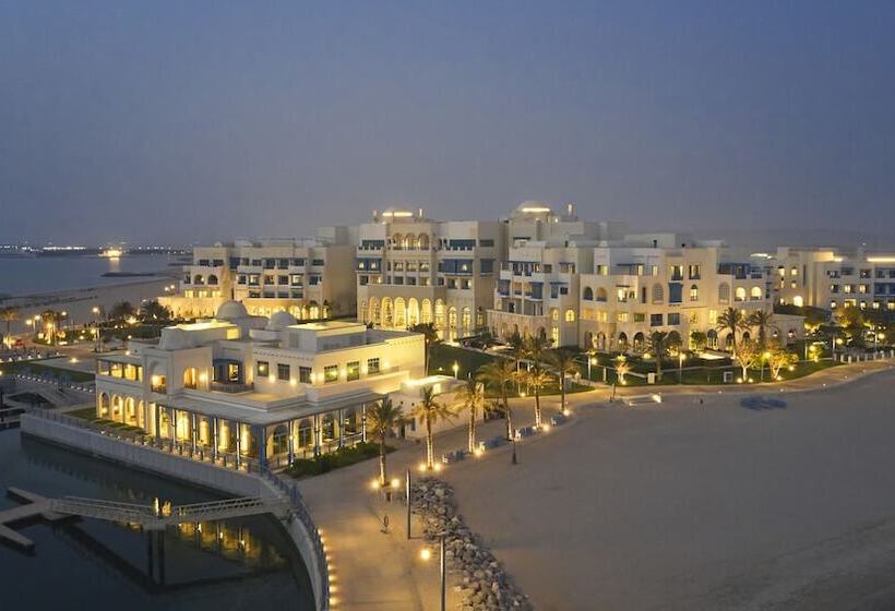 هتل Hilton Salwa Beach Resort & Villas