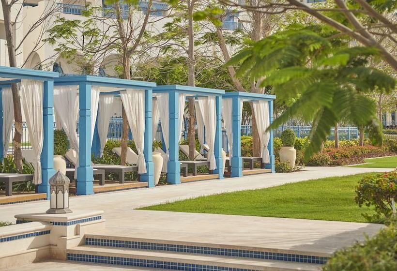 هتل Hilton Salwa Beach Resort & Villas