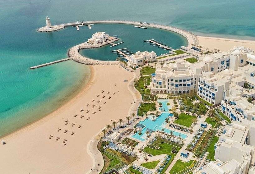 هتل Hilton Salwa Beach Resort & Villas