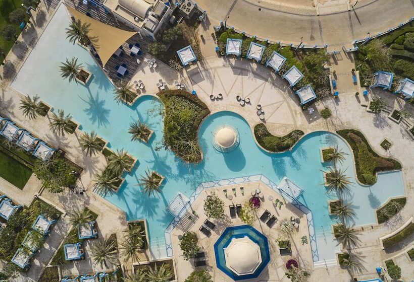 هتل Hilton Salwa Beach Resort & Villas