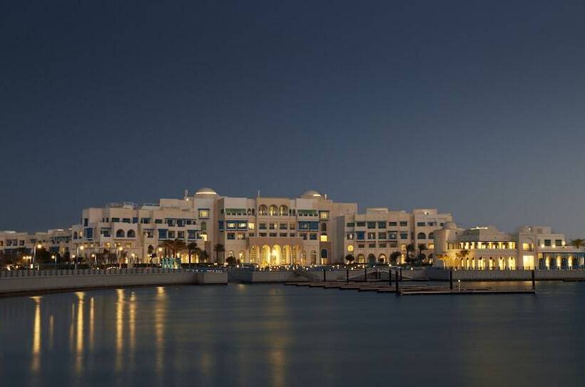 هتل Hilton Salwa Beach Resort & Villas