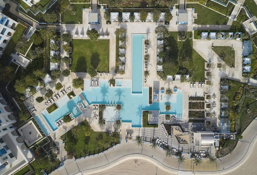 هتل Hilton Salwa Beach Resort & Villas