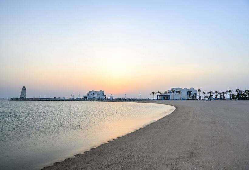 هتل Hilton Salwa Beach Resort & Villas