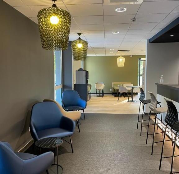 Отель Kyriad Direct  Bourg Les Valence