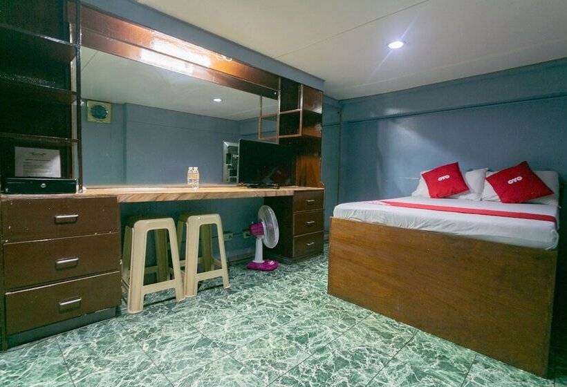 هتل Oyo 722 Slouch Hat Inn