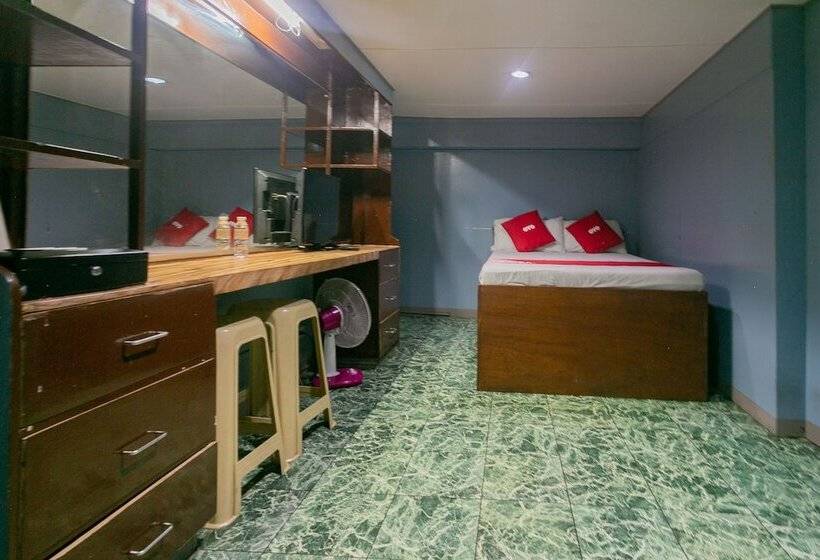 هتل Oyo 722 Slouch Hat Inn