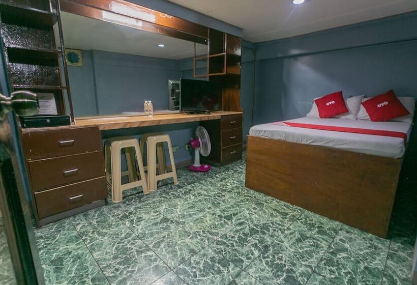 هتل Oyo 722 Slouch Hat Inn