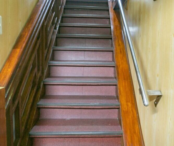 هتل Oyo 722 Slouch Hat Inn