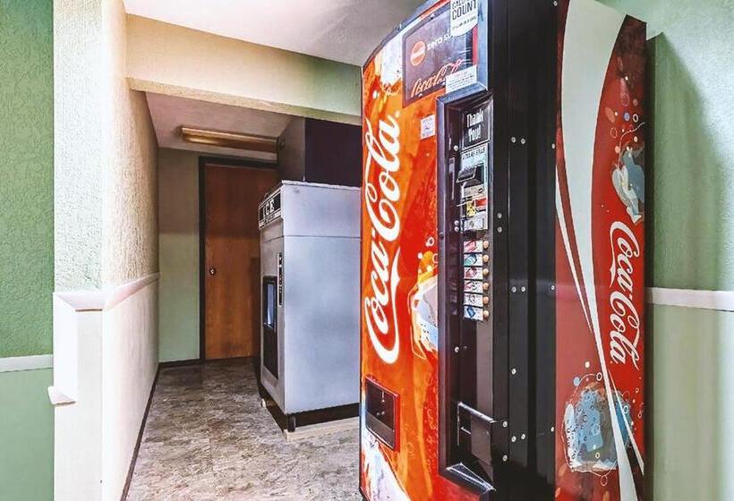 فندق Sky Palace Inn & Suites Mccook