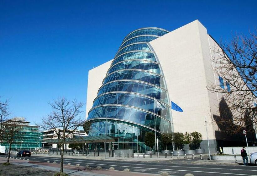 בית מלון כפרי Travelodge Plus Dublin City Centre
