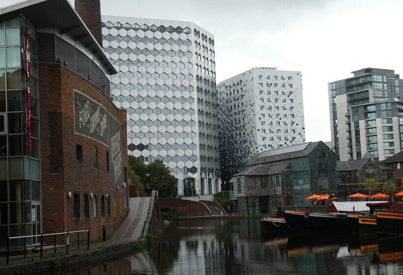 בית מלון כפרי Travelodge Plus Dublin City Centre