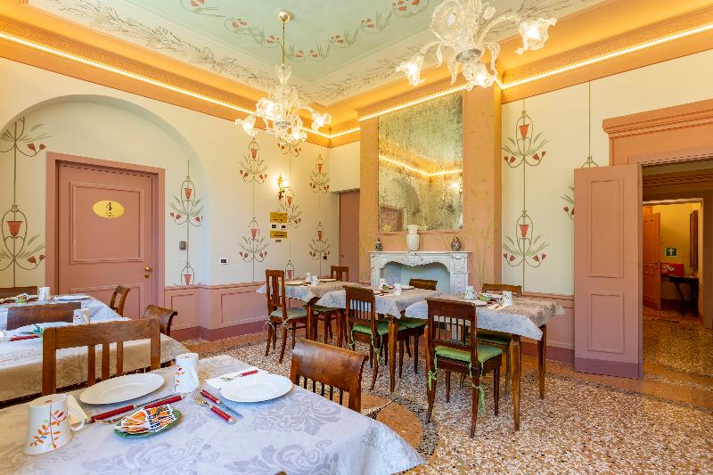 هتل Villa Tortorelli