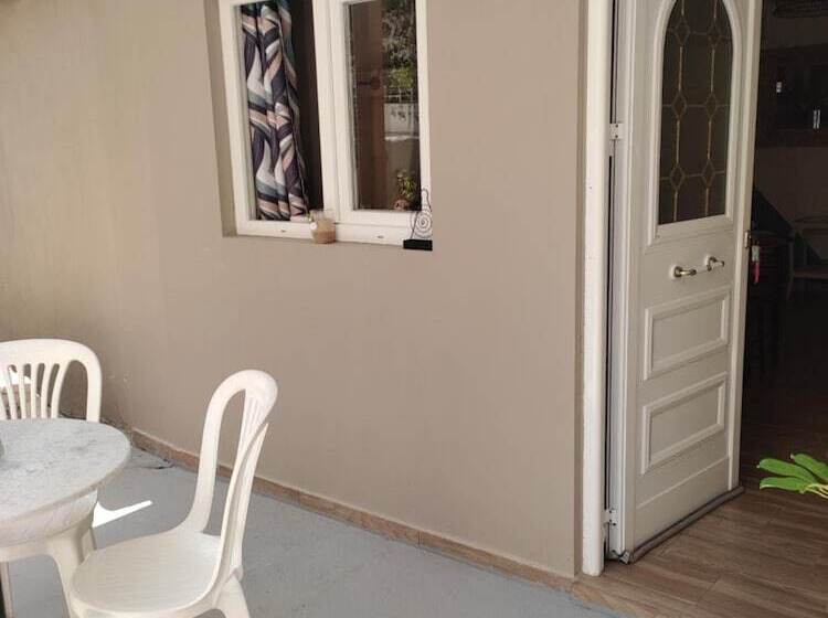 膳宿费 Garden Square Inn