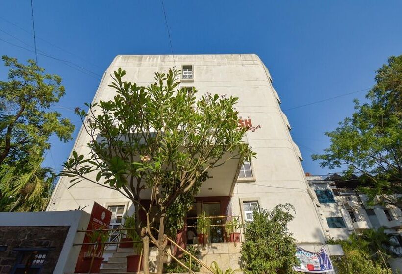 Отель Ashish Plaza