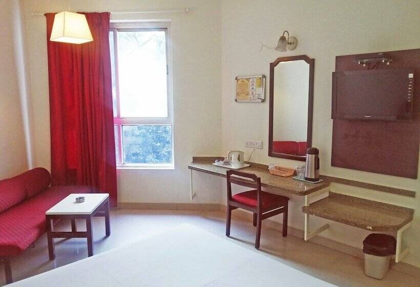 Отель Ashish Plaza