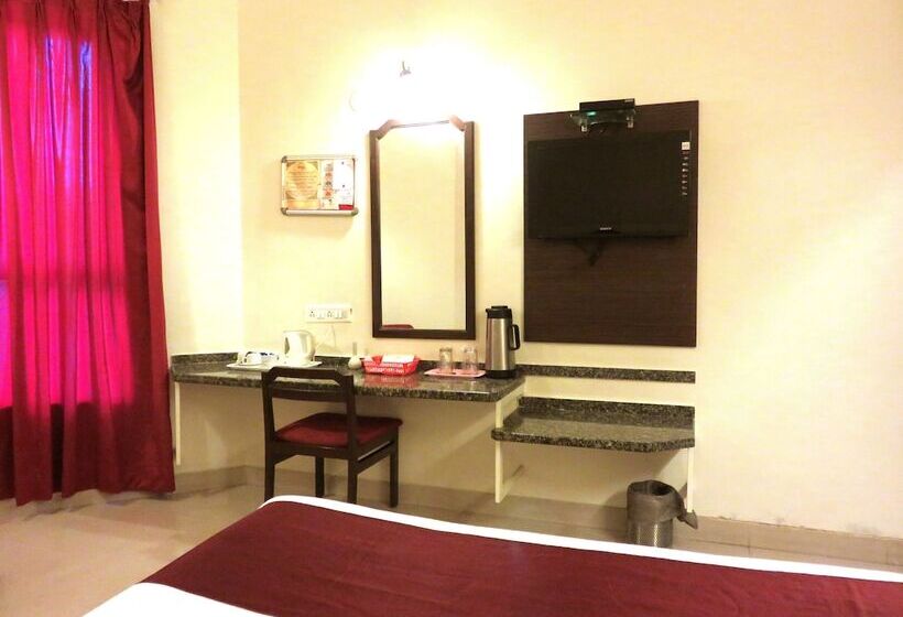 Отель Ashish Plaza