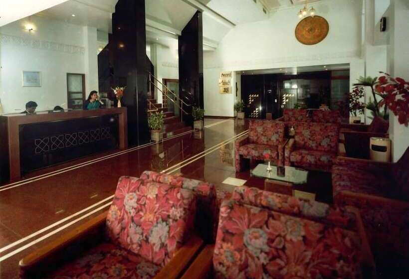 Отель Ashish Plaza