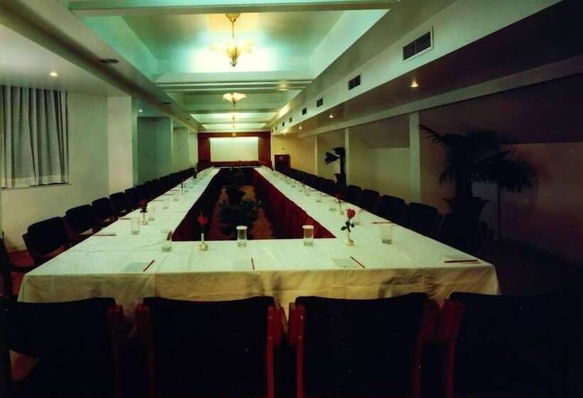 Отель Ashish Plaza