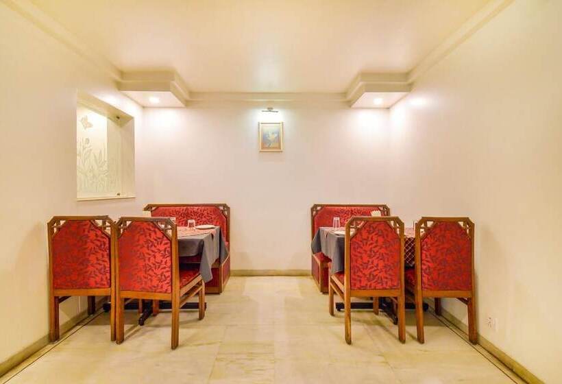 Отель Ashish Plaza