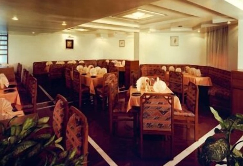 Отель Ashish Plaza