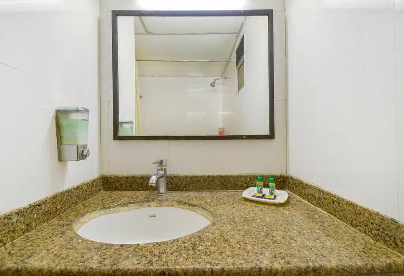 Отель Ashish Plaza