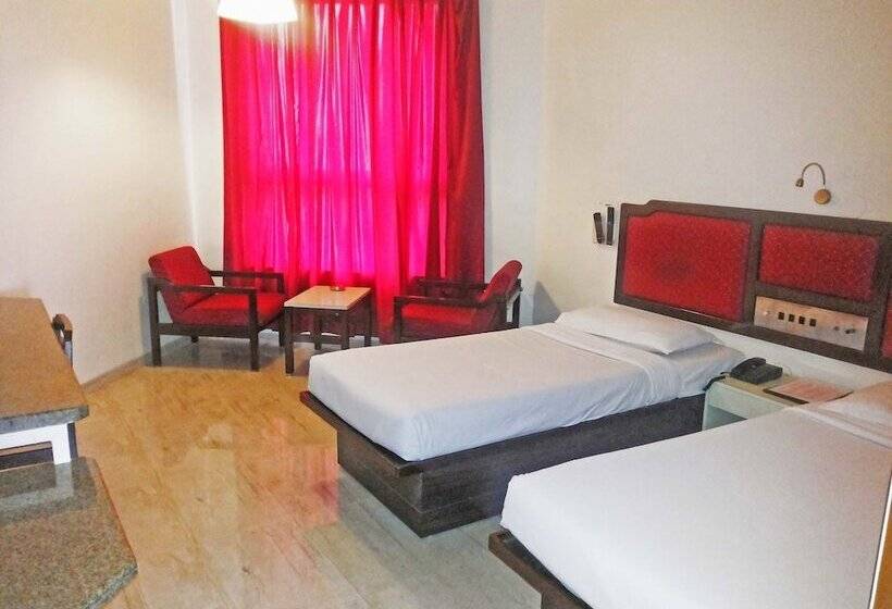 Отель Ashish Plaza