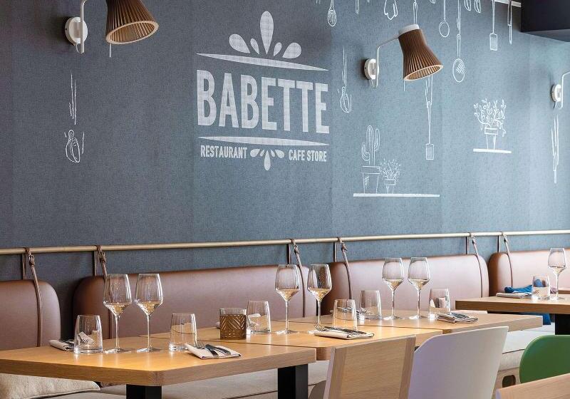 ホテル Hilton Garden Inn Tours Centre