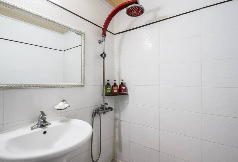 모텔 Geojedo Gohyeon Y