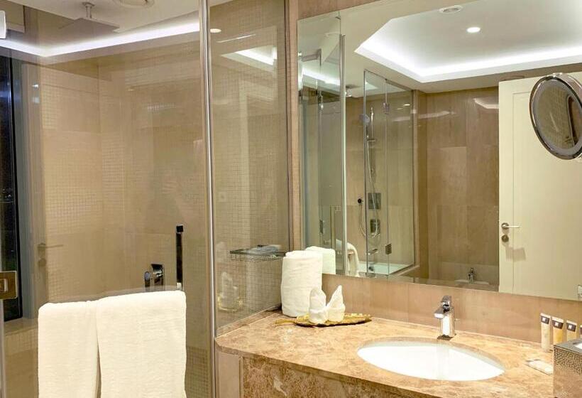 Grand Swiss Belhotel Waterfront Seef