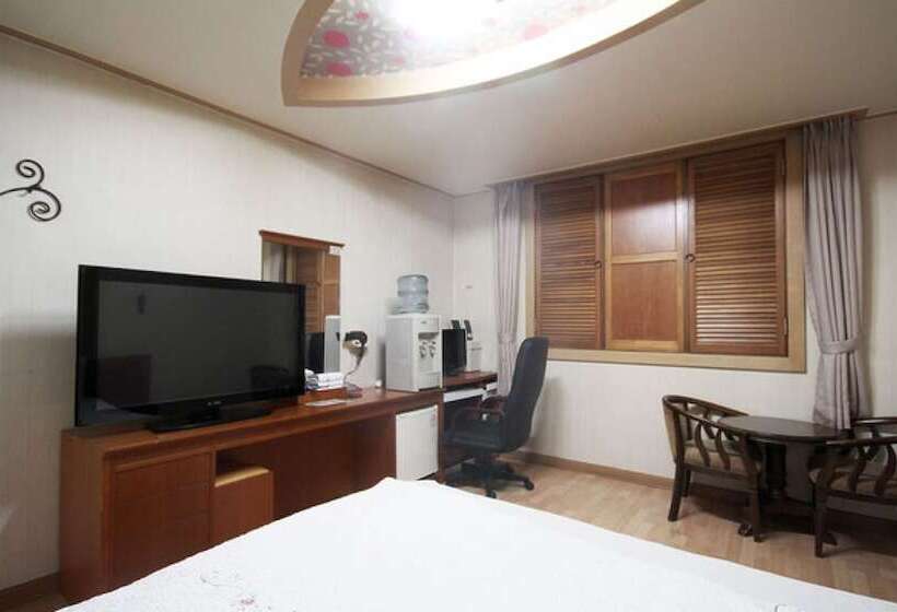 فندق على الطريق Gunsan Thema