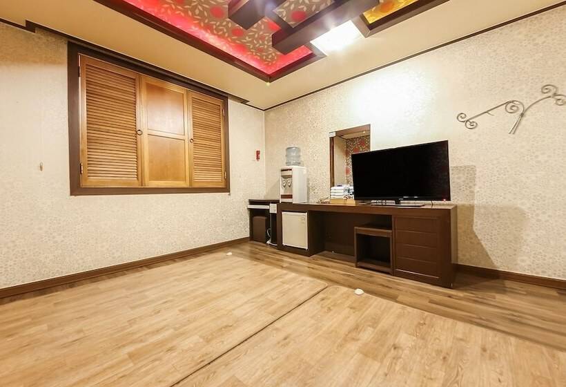 فندق على الطريق Gunsan Thema