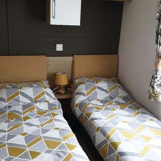 Beautiful 6 Berth Caravan In Bude