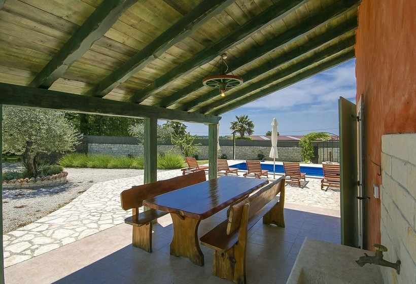 Charming Cottage With Pool Near Tinjan & The Beach