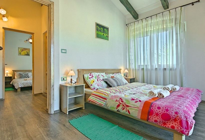 Charming Cottage With Pool Near Tinjan & The Beach