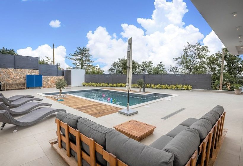 Deluxe Villa Provvidenza With Breathtaking Sea View