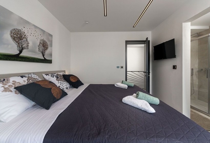 Deluxe Villa Provvidenza With Breathtaking Sea View