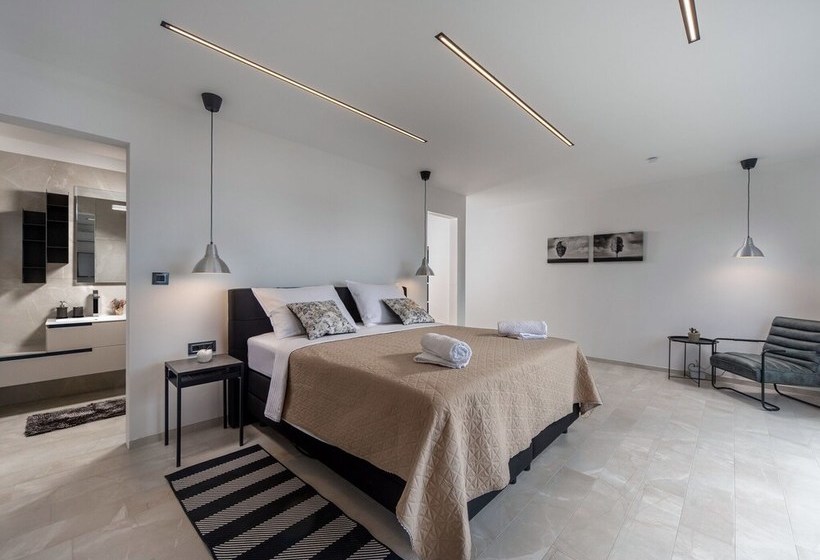 Deluxe Villa Provvidenza With Breathtaking Sea View