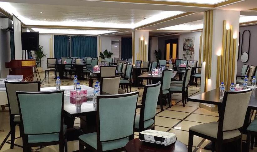 בית מלון כפרי Boulevard Palace