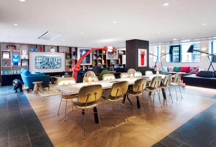 ホテル Citizenm Paris Champselysees