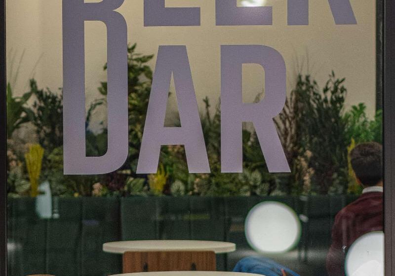 Отель Kyriad Lyon Ouest  Limonest