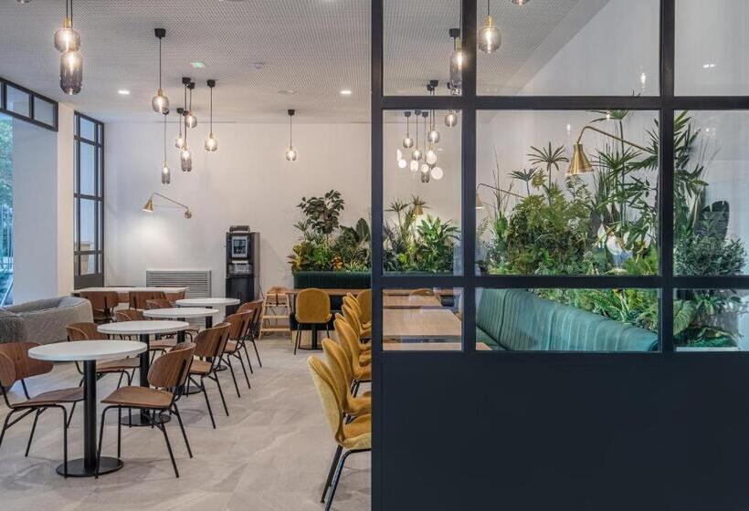 Отель Kyriad Lyon Ouest  Limonest