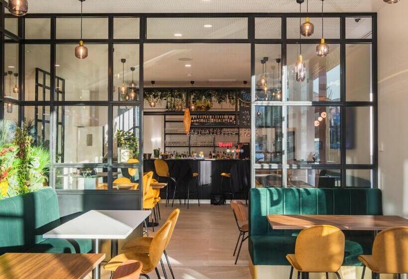 Отель Kyriad Lyon Ouest  Limonest