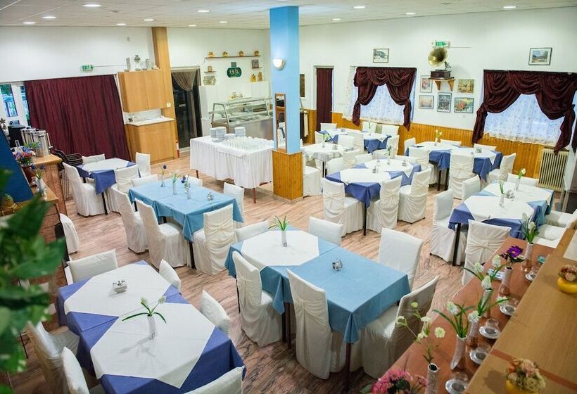 בית מלון כפרי New Pantheon