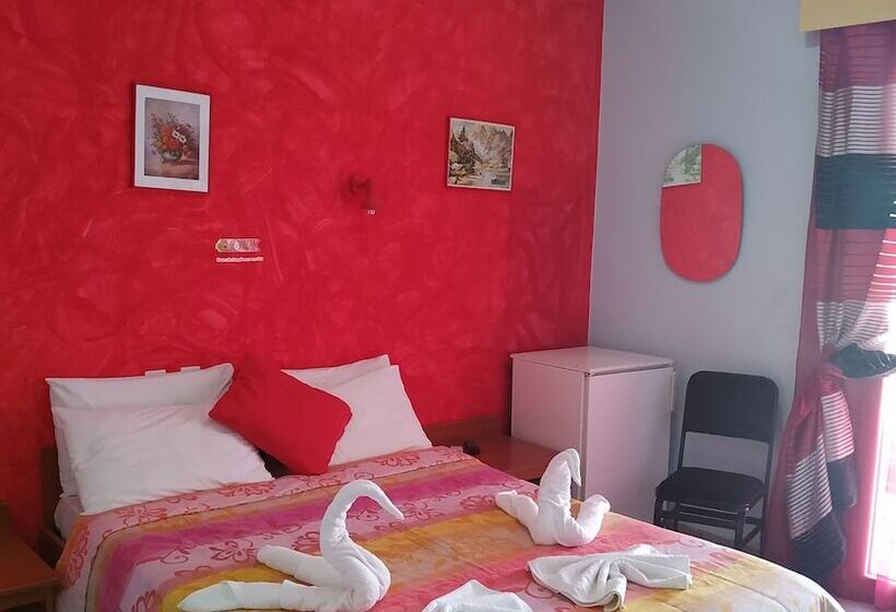 בית מלון כפרי New Pantheon