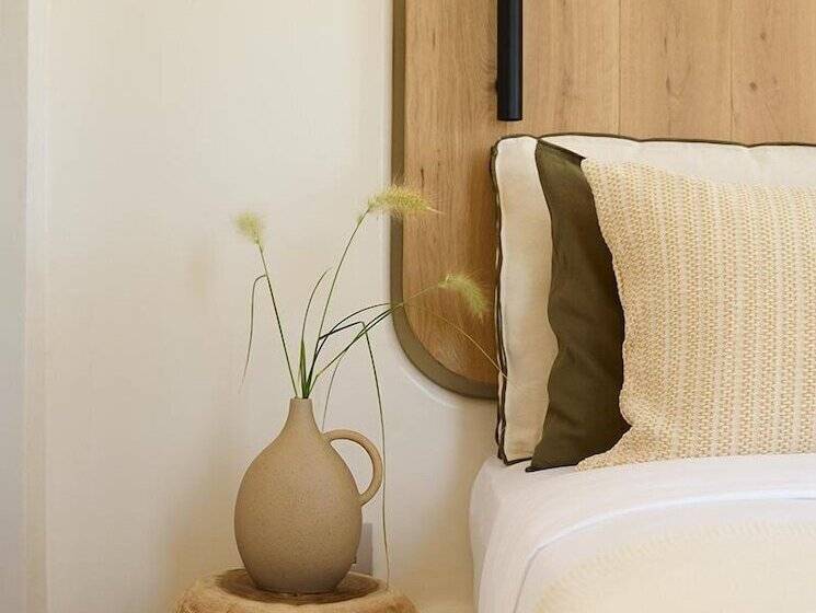 호텔 White Pebble Suites